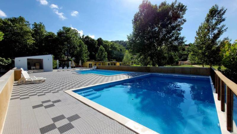 Sunny Resort Donji Karin Esterno foto